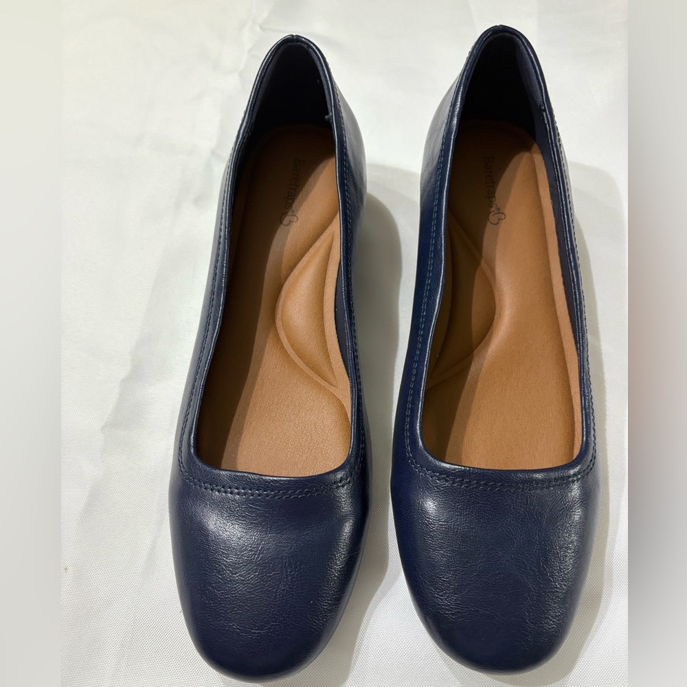 WOMEN'S BARETRAPS COVETTE CASUAL Wedge heel FLATS Size 9.5 NWOB